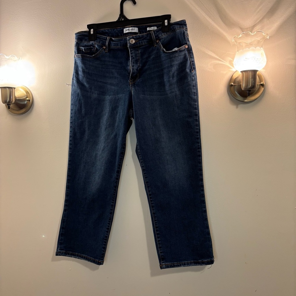 Nine West Dark Blue Denim Capri Jeans Women’s Size 12